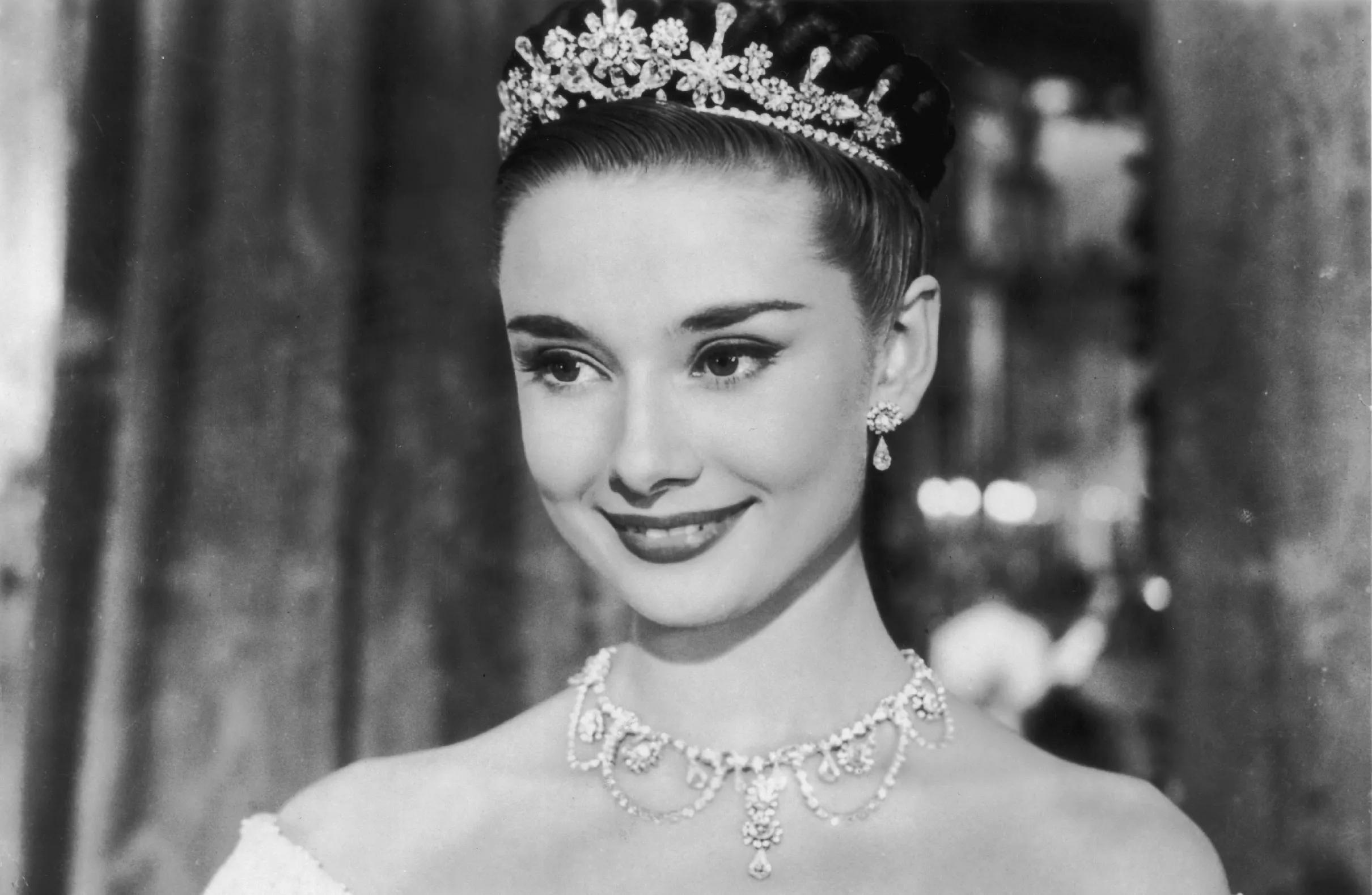 A collection of classic screen images of Audrey Hepburn's life Photo 7