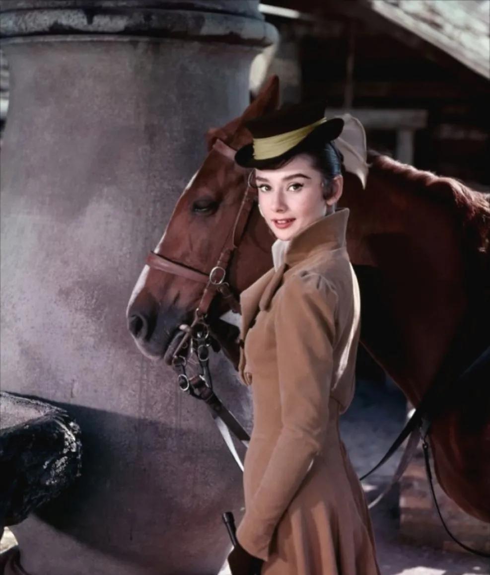 A collection of classic screen images of Audrey Hepburn's life Photo 13