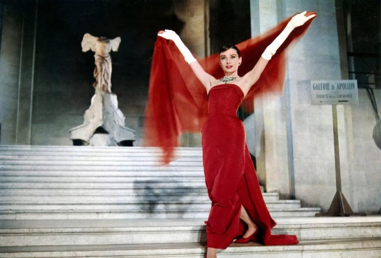 A collection of classic screen images of Audrey Hepburn's life Photo 15