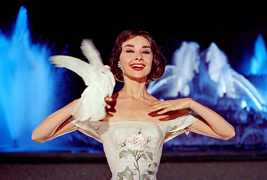 A collection of classic screen images of Audrey Hepburn's life Photo 19