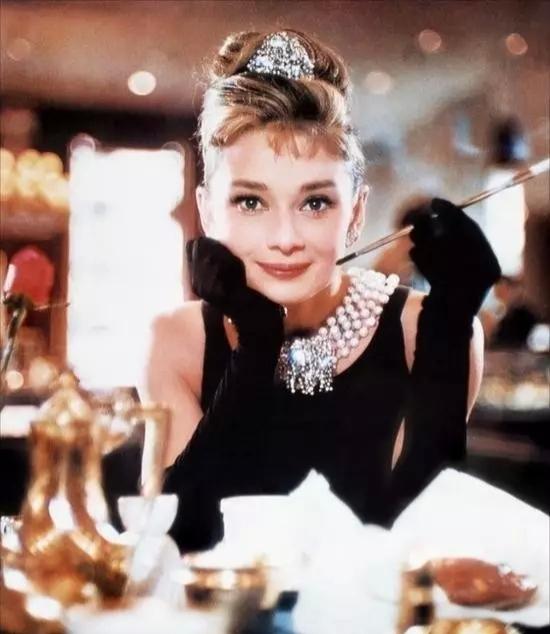 A collection of classic screen images of Audrey Hepburn's life Photo 25