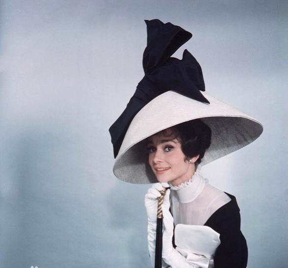 A collection of classic screen images of Audrey Hepburn's life Photo 35