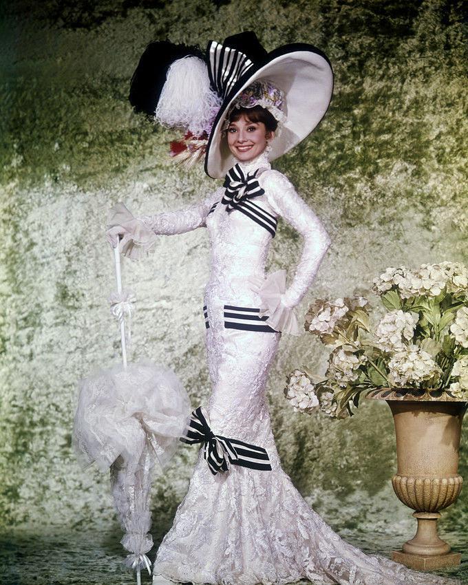 A collection of classic screen images of Audrey Hepburn's life Photo 37