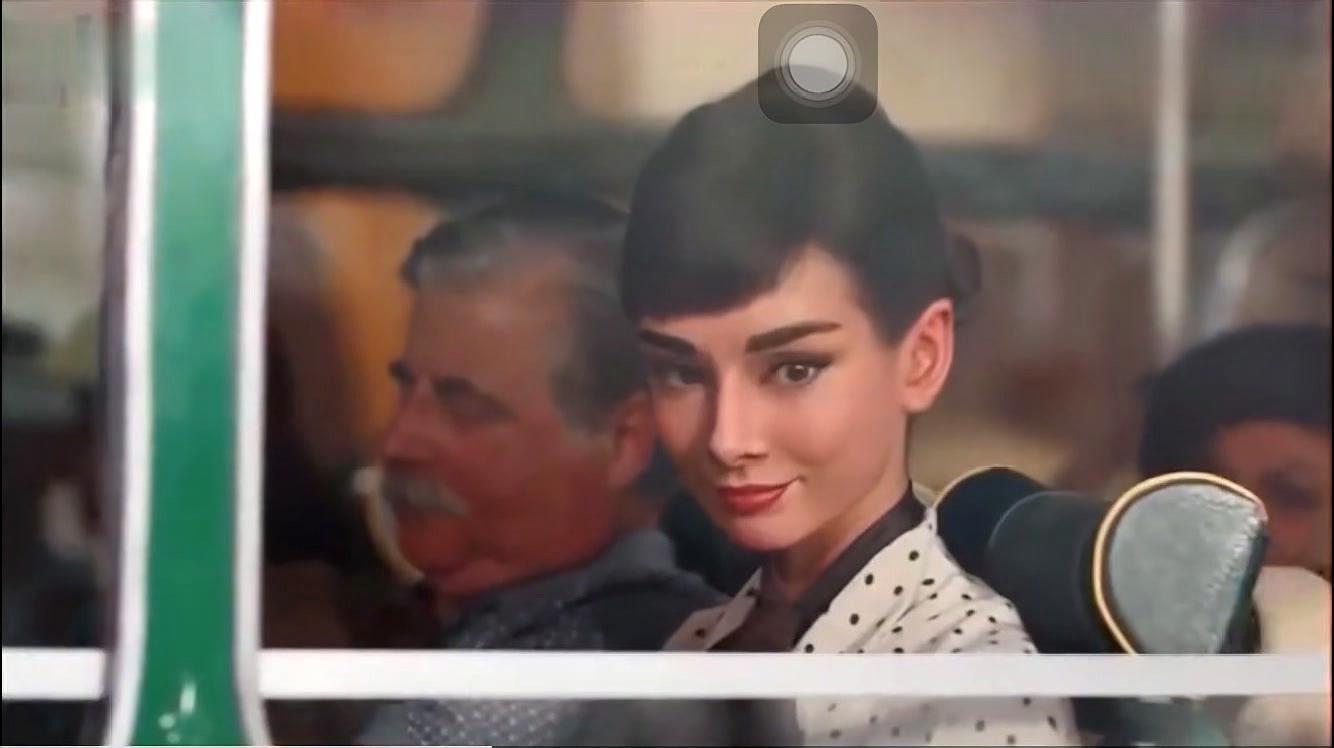 A collection of classic screen images of Audrey Hepburn's life Photo 41