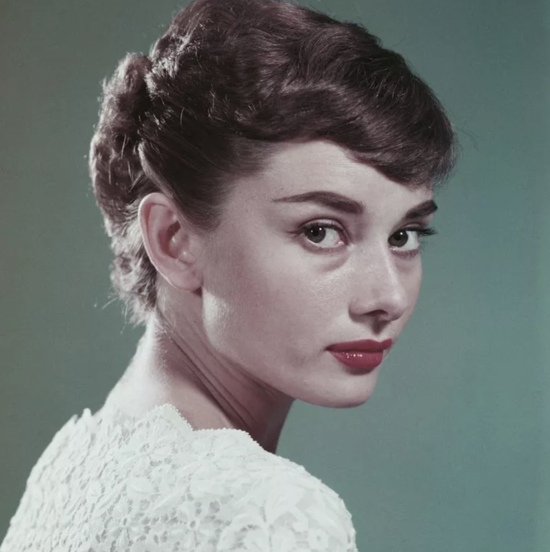 Audrey Hepburn is not perfect at all: two marriages, cheated on several times, where did she lose? Photo 29